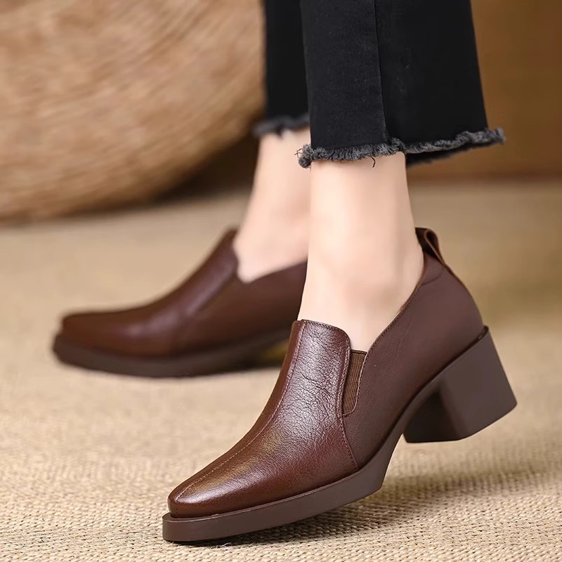 Women Fashion Trend 2025 - Leather shoes for women 2025 new