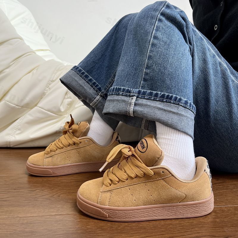 Couple's Sneakers 2025 Autumn  - Women'S Fashion Trends Autumn 2025 review and price